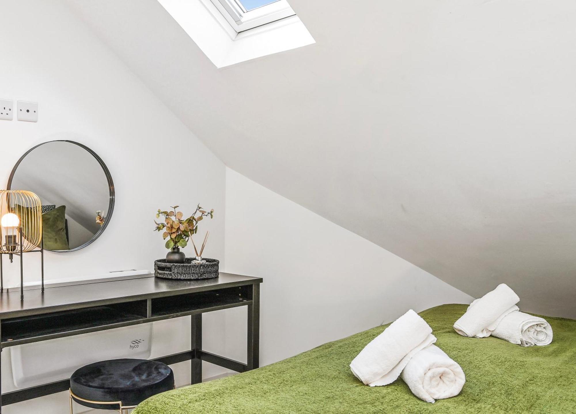 Family 1 Bed Apt Near Cardiff City Centre, Free Parking, Quiet, Secure Neighbourhood Eksteriør bilde