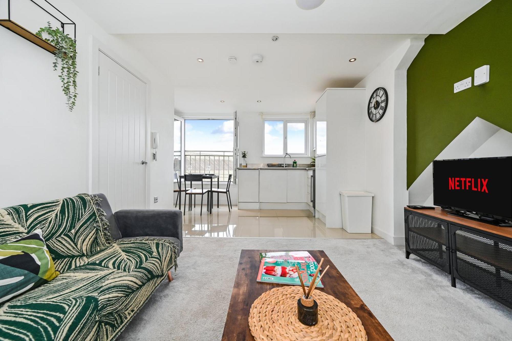 Family 1 Bed Apt Near Cardiff City Centre, Free Parking, Quiet, Secure Neighbourhood Eksteriør bilde